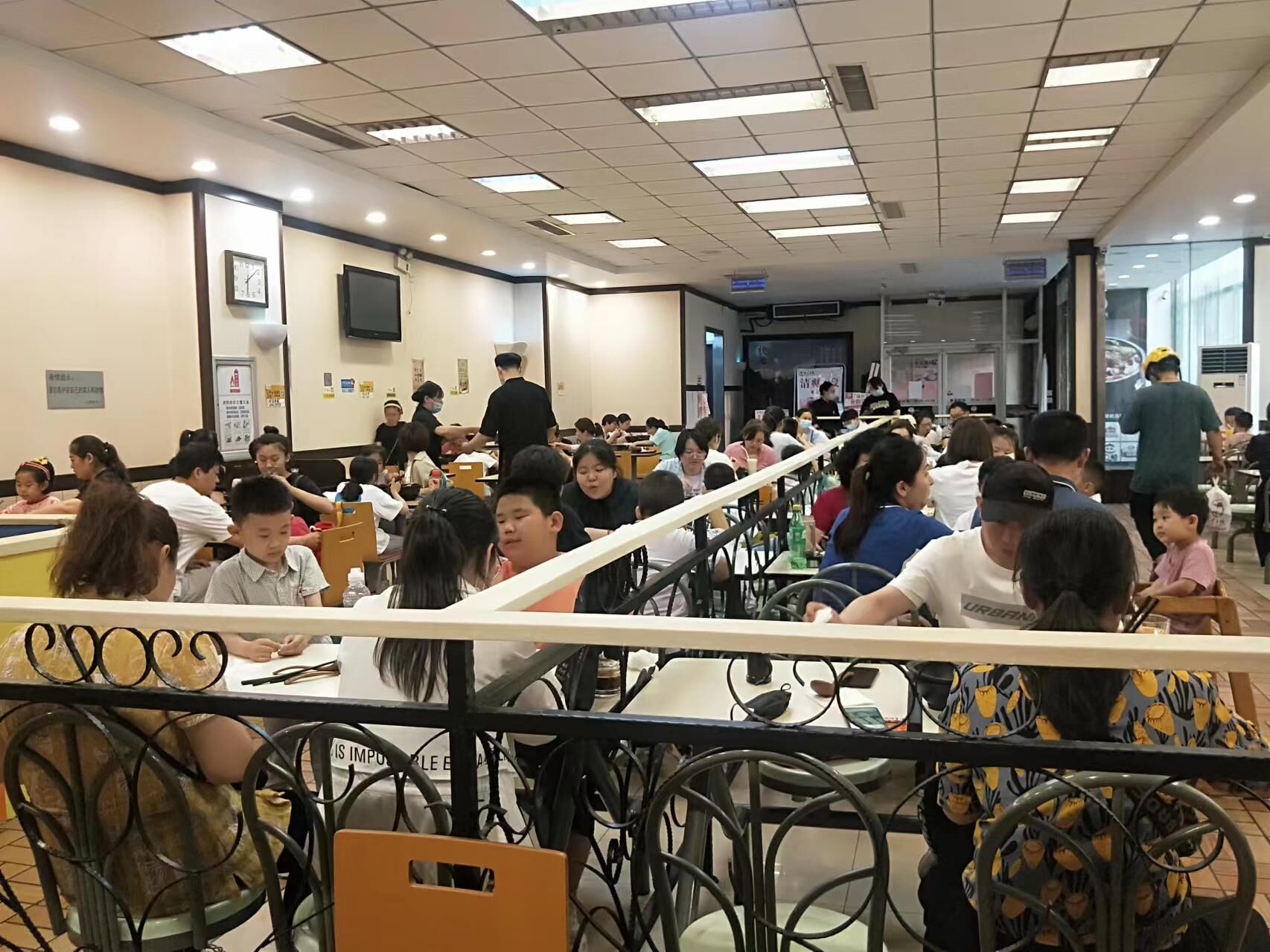 公司擁有強(qiáng)大的研發(fā)中心， 配有專業(yè)研發(fā)工程師，研發(fā)中心擁有完備的人才結(jié)構(gòu)，并本著企業(yè)標(biāo)準(zhǔn)高于國家標(biāo)準(zhǔn)的原則，為公司產(chǎn)品、客戶定制產(chǎn)品的研發(fā)保駕護(hù)航。產(chǎn)品質(zhì)咨詢線：0537-3630366